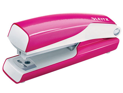 AGRAFEUSE ESSELTE MINI MÉTAL COLORIS ROSE MÉTALLISÉ