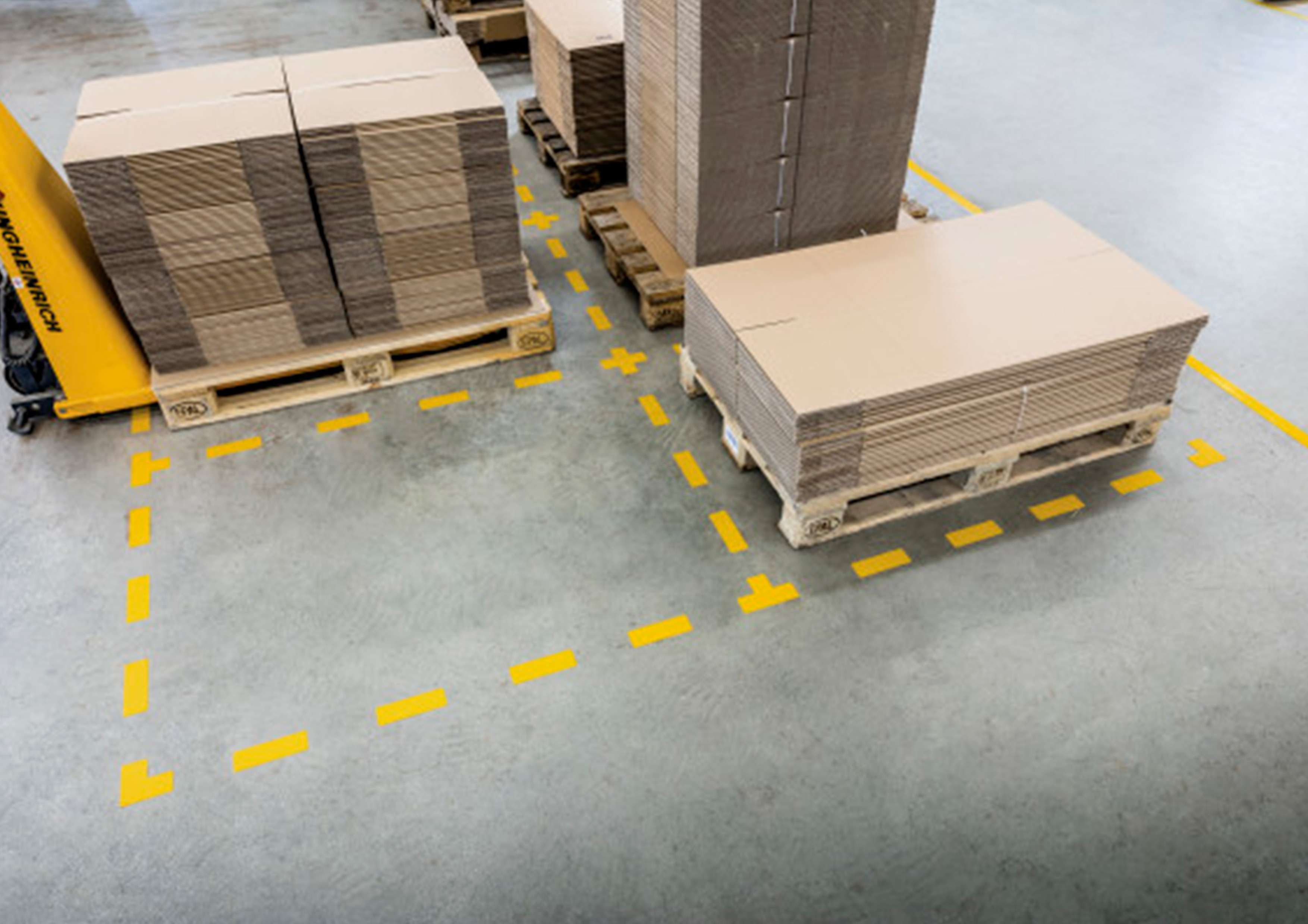 MARQUAGE AU SOL DURABLE IDENTIFICATION ZONES DE       DANGER PASSAGE STOCKAGE FORME L 100X0,7X150MM INTERIEUR LOT