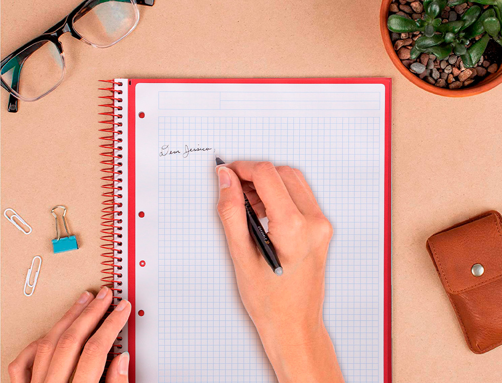 CAHIER SPIRALE ANTARTIK A4 160P 90G COUVERTURE REMBORDEE 5X5MM 4 TROUS 1 BANDE COLORIS JAUNE