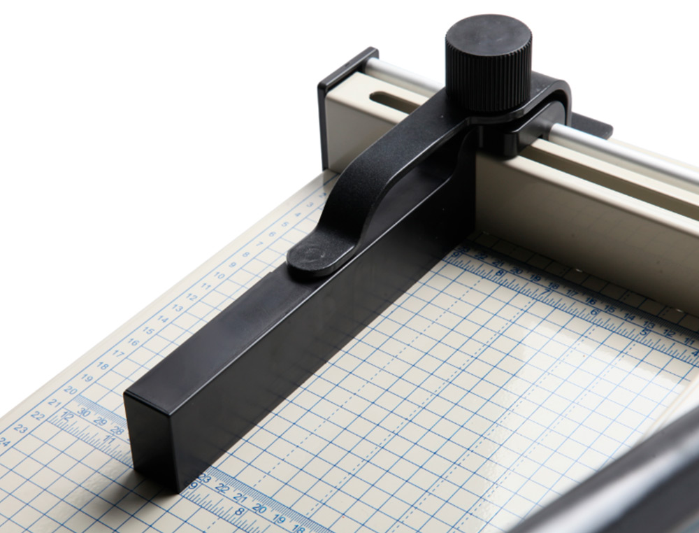 CISAILLE Q-CONNECT KF14297 MANUELLE PROFESSIONNELLE      LONGUEUR COUPE 430MM CAPACITE 400 FEUILLES