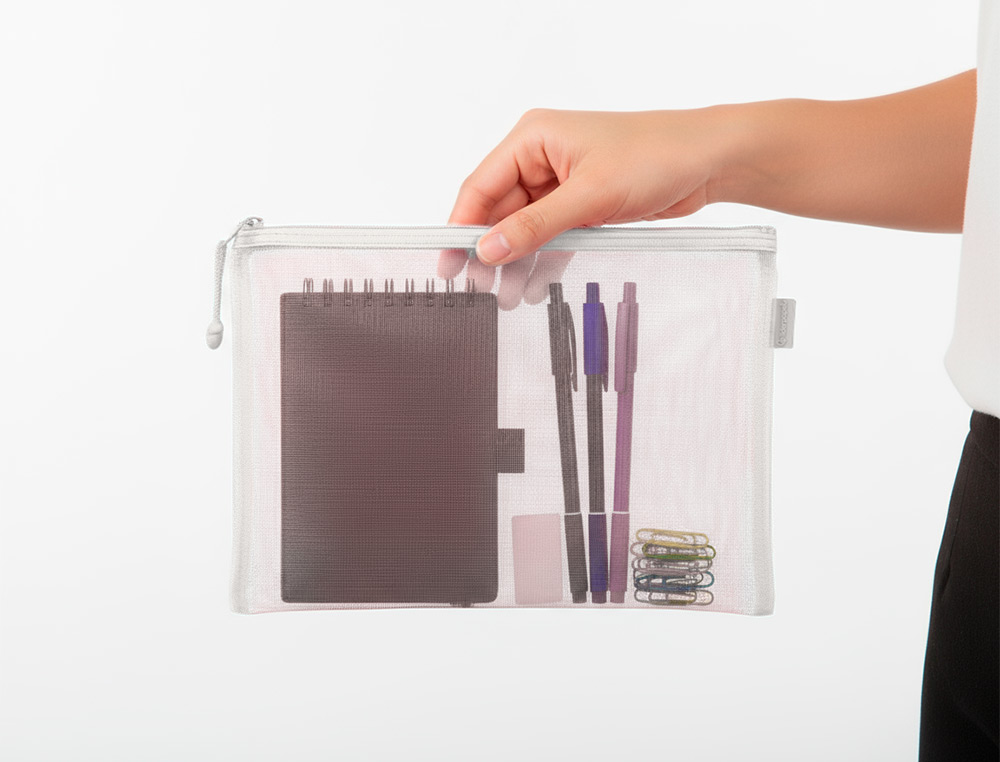 POCHETTE ZIP LIDERPAPEL A5 MULTIUSAGE FERMETURE ECLAIR   POLYESTER TRANSPIRABLE        COLORIS BLANC