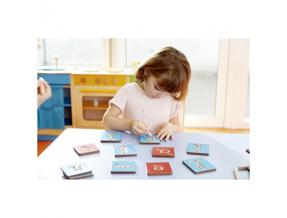 PISTE GRAPHIQUE LETTRES ET CHIFFRES NATHAN LETTRES       CURSIVES