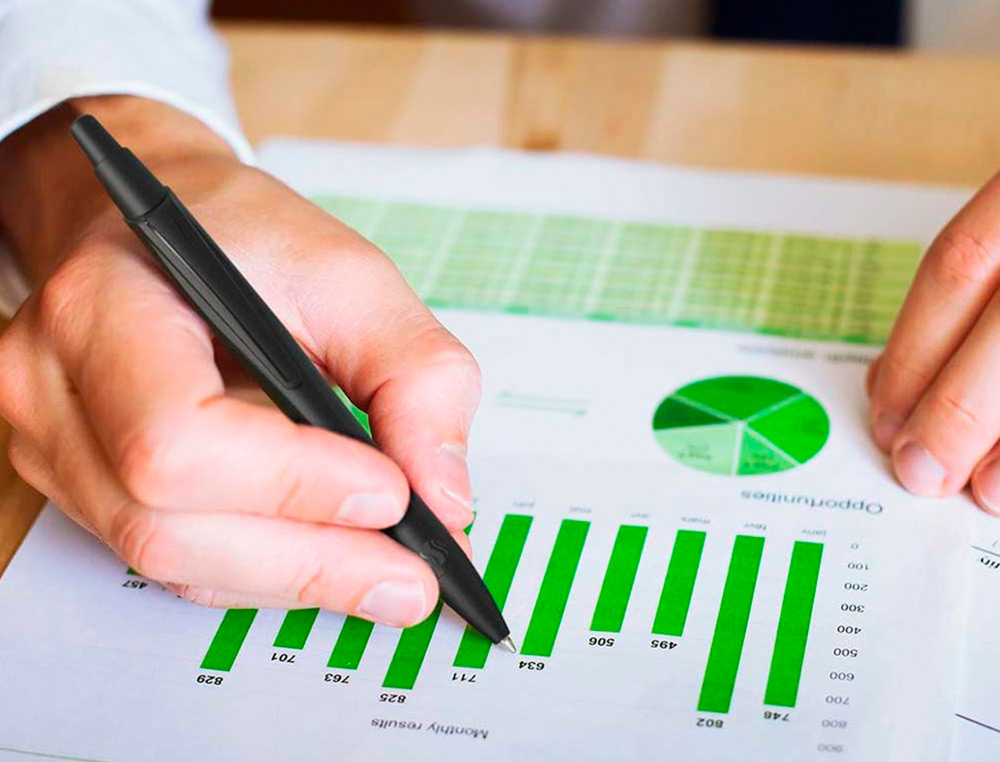 STYLO-BILLE SCHNEIDER RECO RETRACTABLE ET RECHARGEABLE CORPS PLASTIQUE RECYCLE POINTE 1MM TRAIT 0,5MM COLORIS NOIR