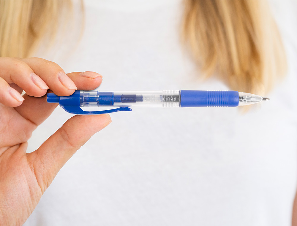 STYLO-BILLE Q-CONNECT RTRACTABLE CRITURE MOYENNE 0.7MM ENCRE CLASSIQUE CLIP GRIP PRHENSION COULEUR ENCRE BLEU
