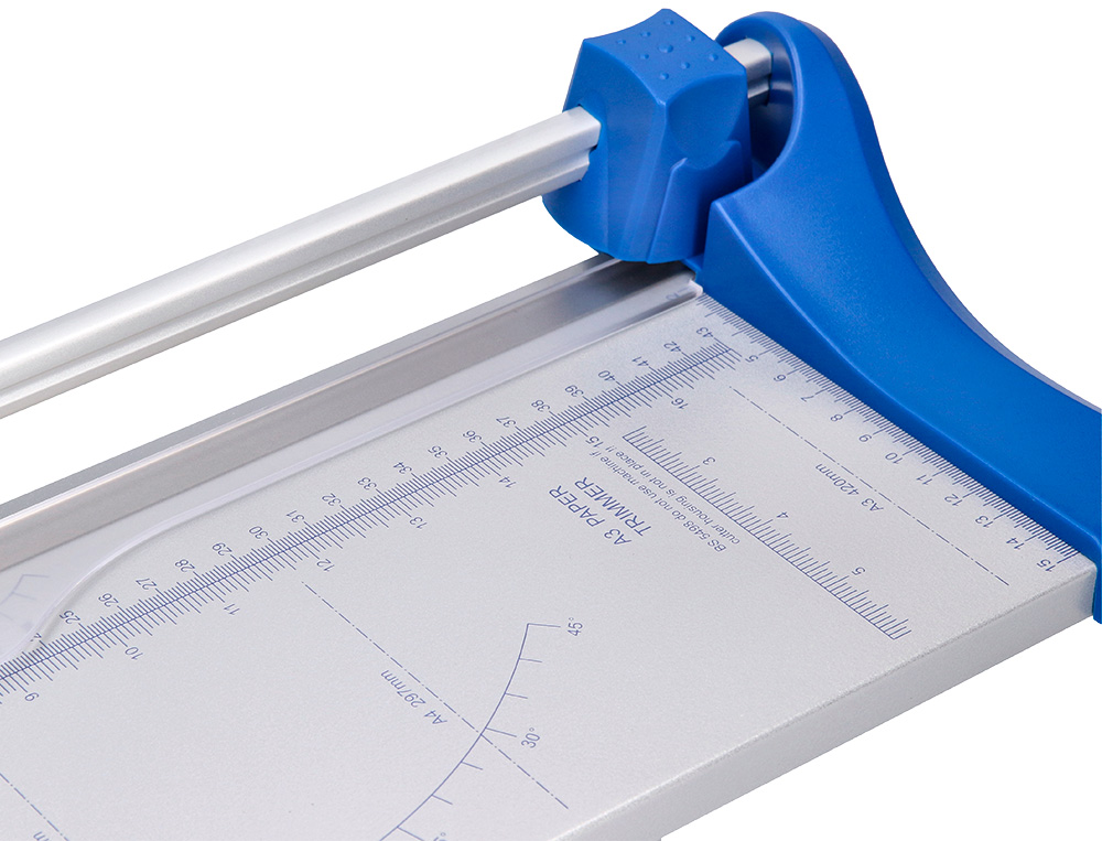 ROGNEUSE Q-CONNECT FORMAT A4 10F BASE ACIER LAME ROTATIVE AIGUISE AUTOMATIQUE TABLE IMPRIME GUIDE ANGLE 320X157MM