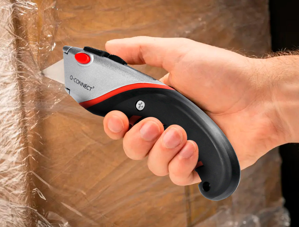 CUTTER XD-8300 Q-CONNECT EN METAL ET CAOUTCHOUC LAME 18MM RETRTACTABLE INTERCHANGEABLE  AVEC FREIN DE SECURITE