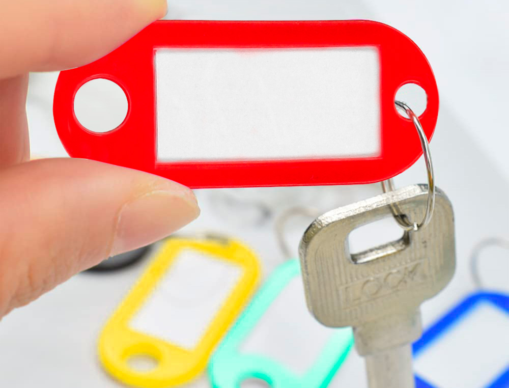 PORTE-CLS Q-CONNECT PORTE-TIQUETTE PLASTIQUE 50X22MM COLORIS ASSORTIS PRSENTOIR 240 UNITS